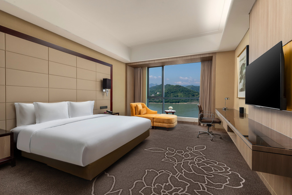 Crowne Plaza Yichang by IHG