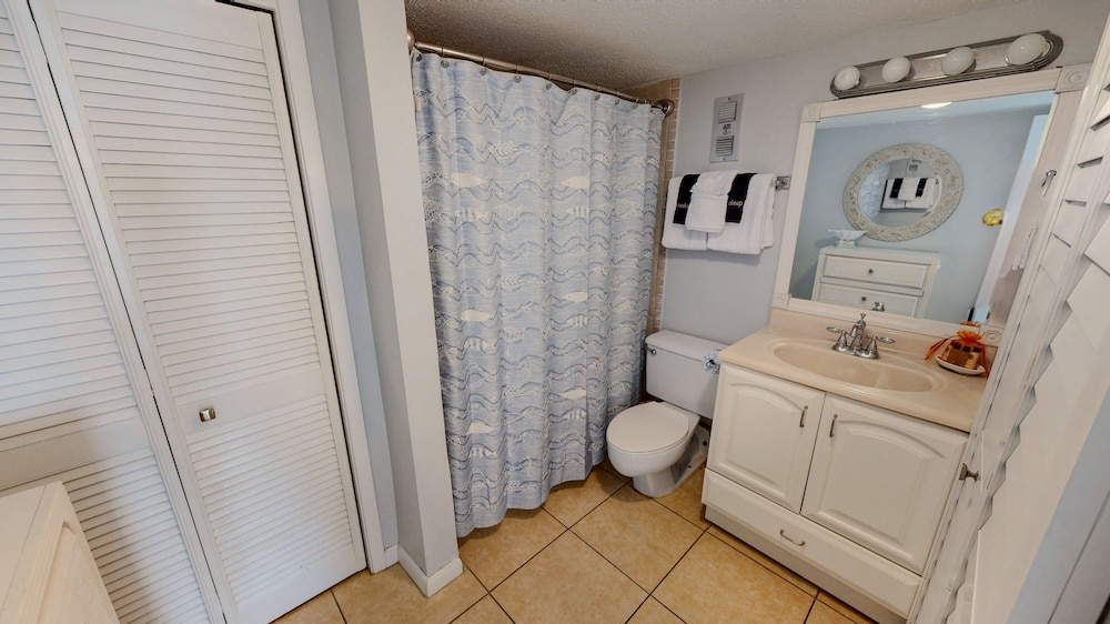 Shoreline Towers 2111 3 Bedroom Condo