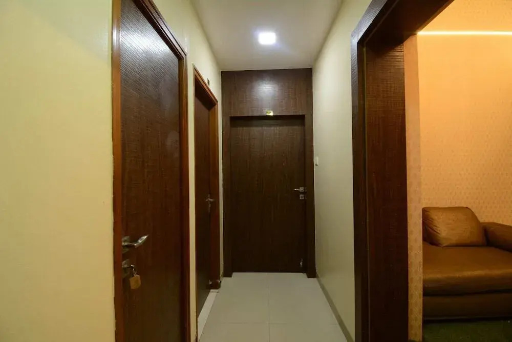 Super Collection O Central Viman Nagar