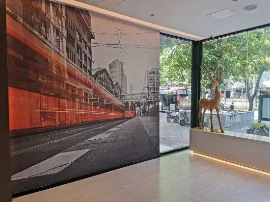 Local Hotels (Guangzhou Jiangnanxi Changgang Road Metro Station)