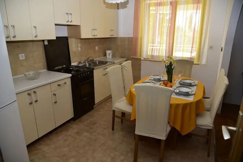 Apartments Maestral