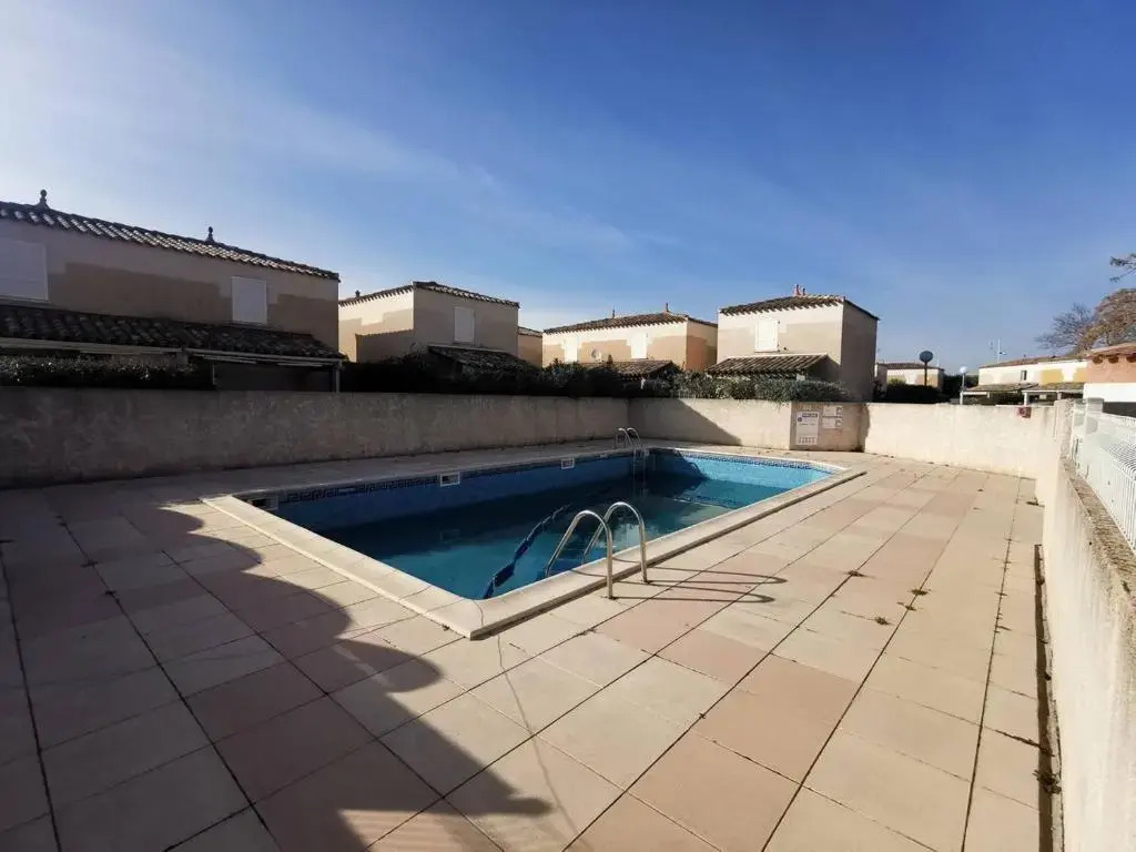 Villa rénovée climatisée avec piscine et parking proche mer - FR-1-607-107