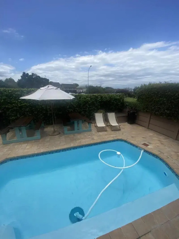 Dolphin Circle Bed and Breakfast