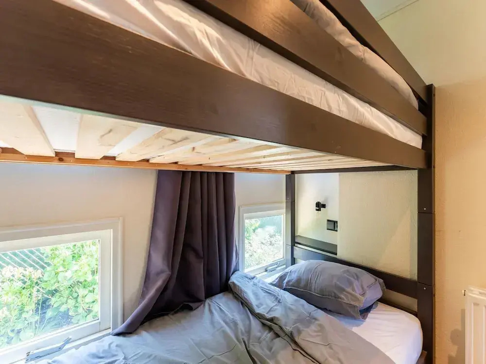 Serene Forest Stay with Comfort