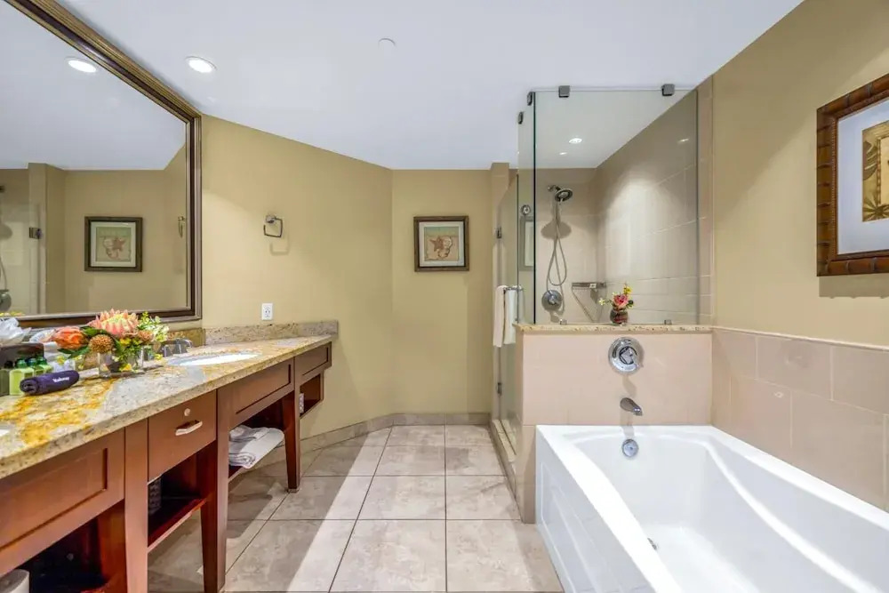 Honua Kai 4 Free Cars KBM Resorts Extra Large Corner Suite! 4 Units, 9 Bedrooms HK Ml-3875