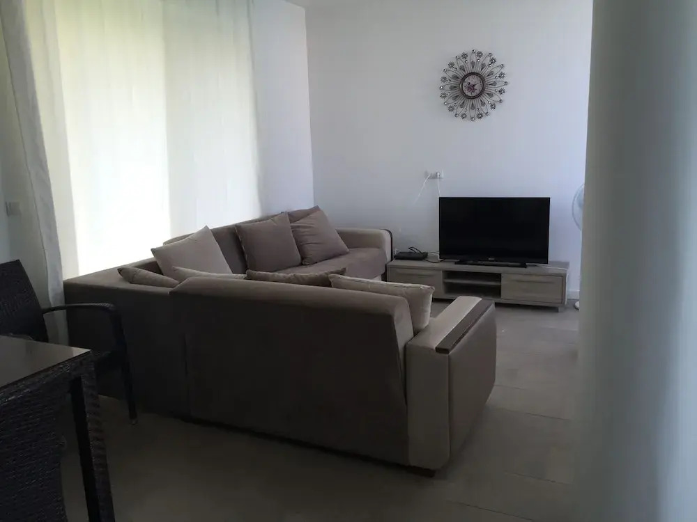 Novron Villa B6