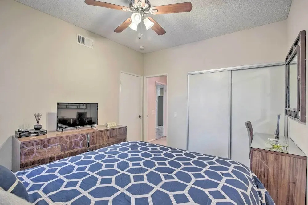 067439 2 BR Golf Resort Condo ~ 6 Mi to Polo Club!