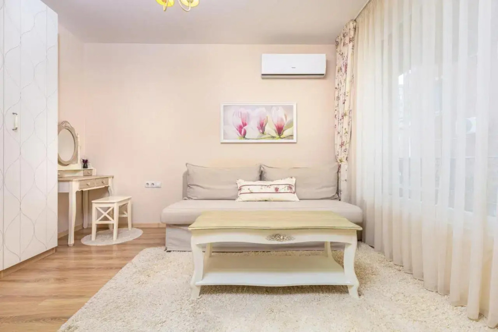 Bright & Cozy 1BD Flat with a Charming Terrace