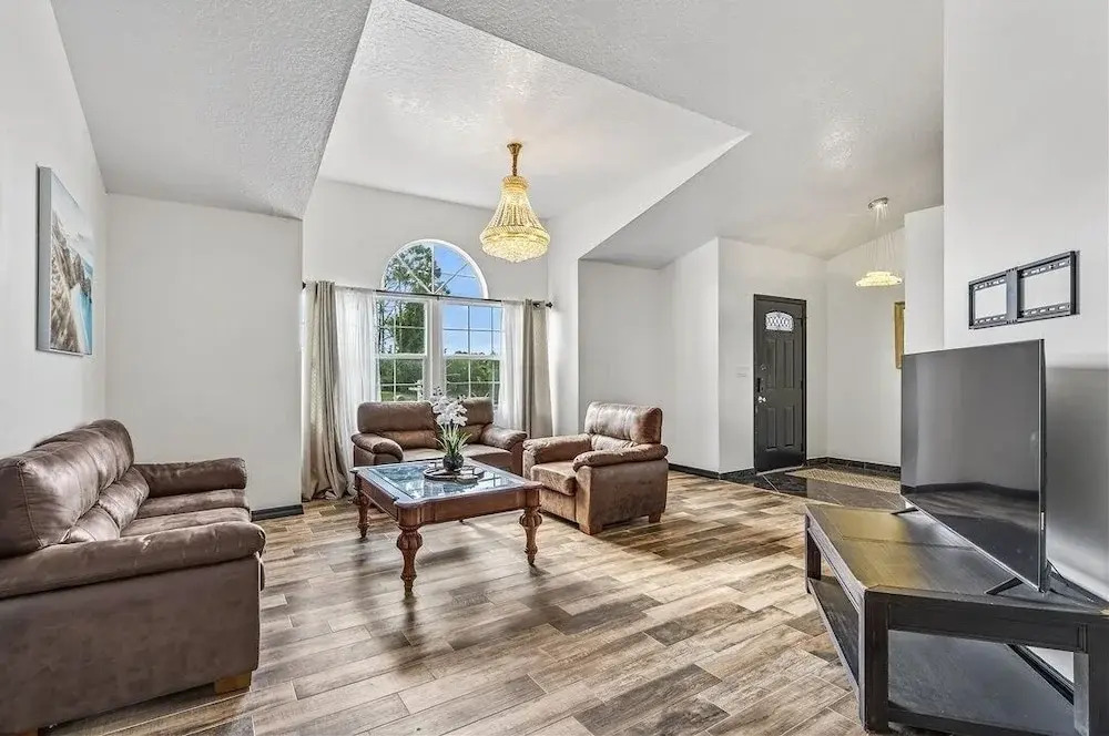 Relaxing Family Retreat In The Heart Of Sebastian 3 Bedroom Home