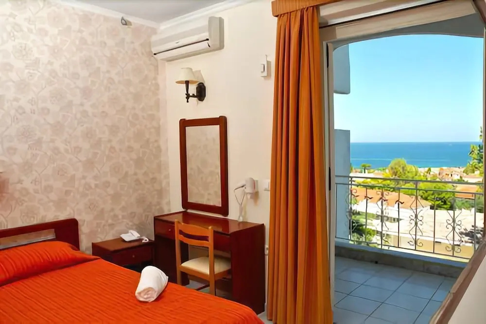 Captains Hotel