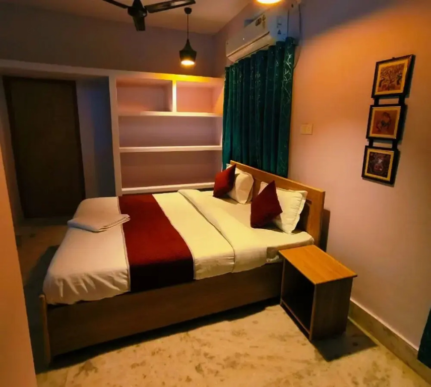 Goroomgo Rail View Guest House Puri