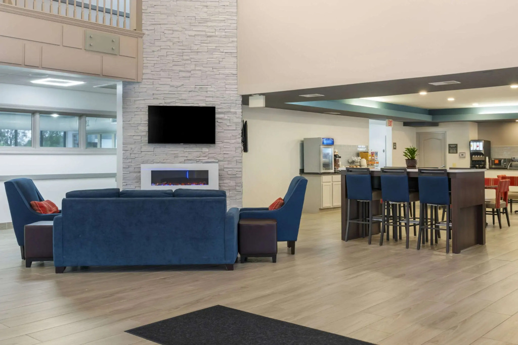 Comfort Suites Elgin Northwest