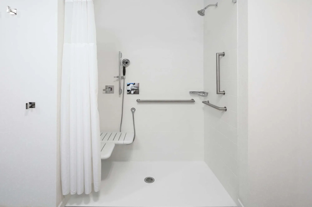 Hampton Inn & Suites San Diego Airport Liberty Station