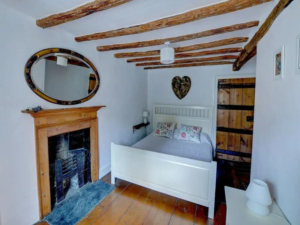 Monumental Stone House in the Centre of Dolgellau in Snowdonia National Park