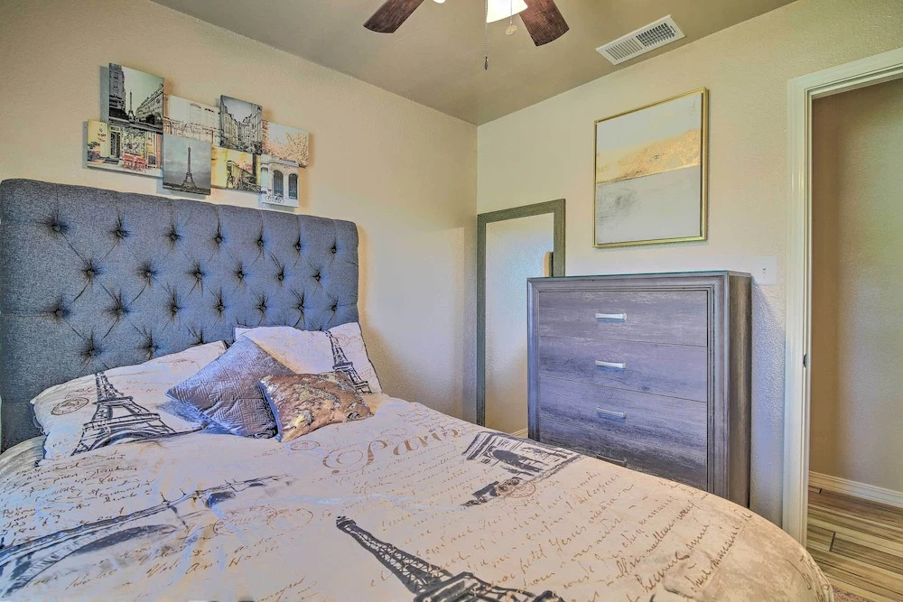 San Antonio Oasis w/ Hot Tub, Pool & Outdoor Bar!