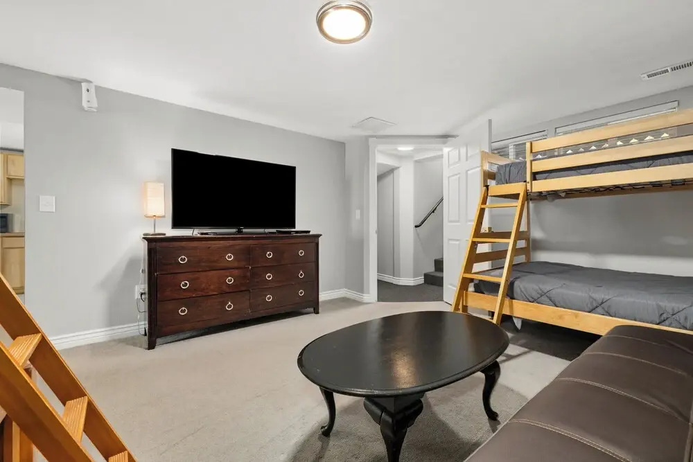Spacious Family Home w/ Garage Game Room & Office!