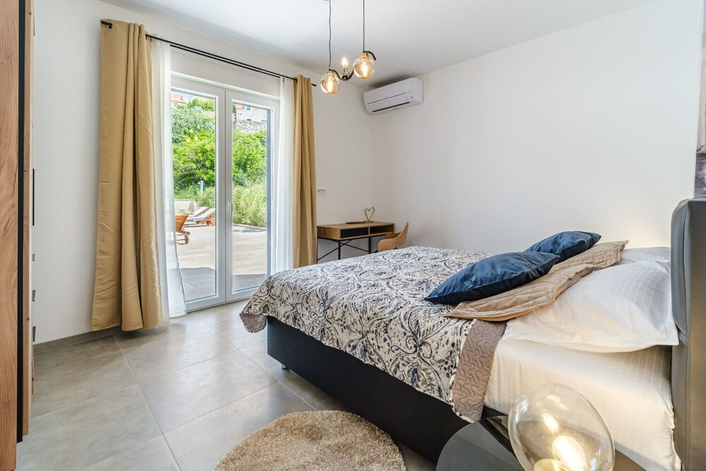 House Villa Gold