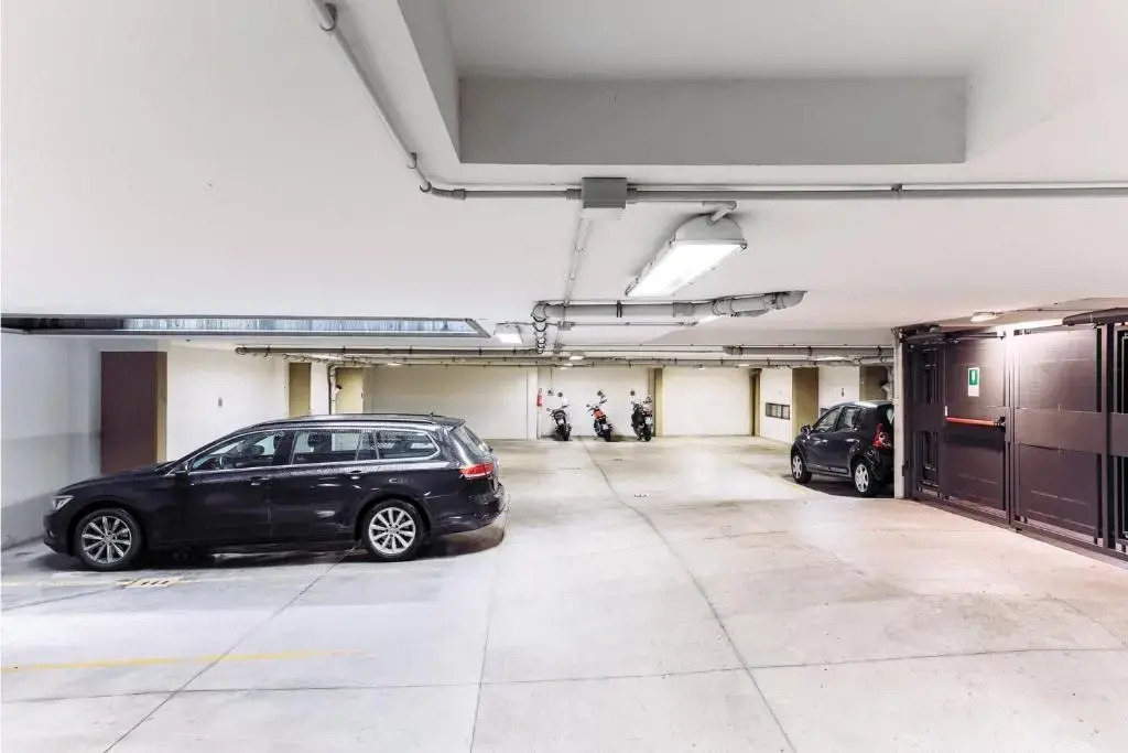 Adriano Residence