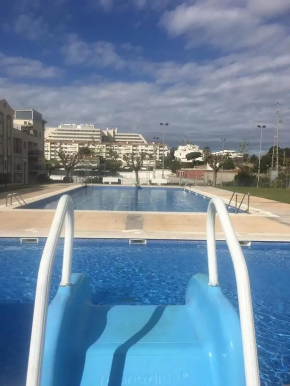 Ground Floor Facing the Sea, in Complex with Pool and Common Areas.