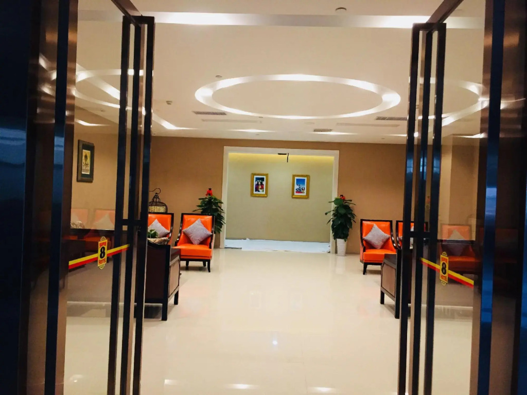 Super 8 Hotel (Linquan East Road, Guangde Road)