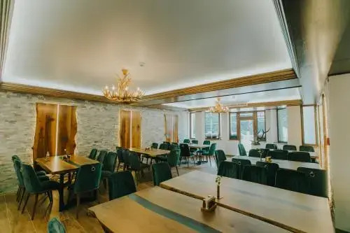 Lostrita - Pastravarie, Hotel & SPA