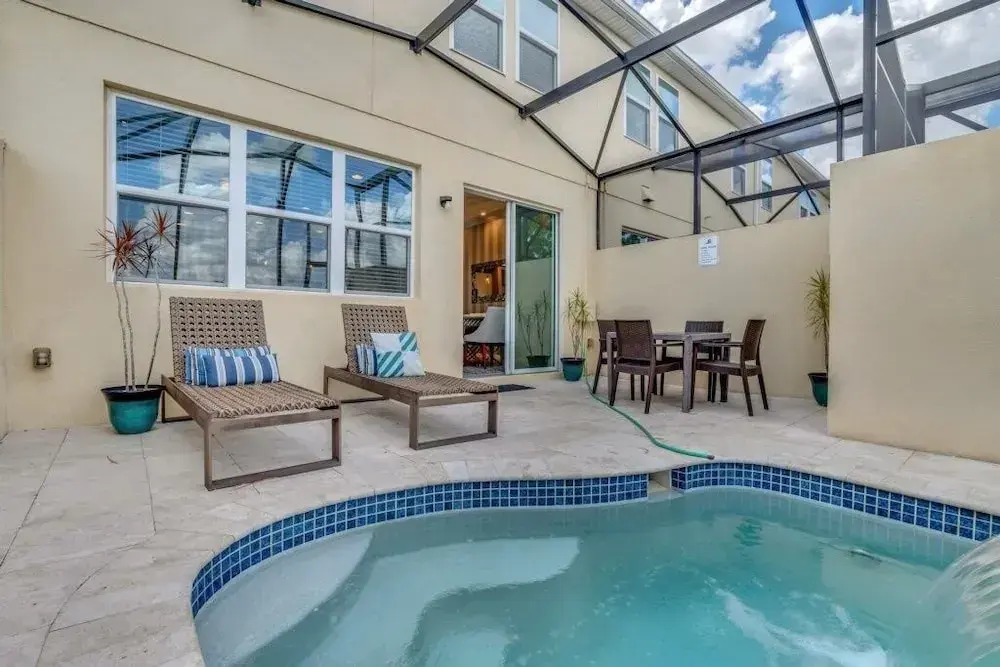 4 Bed Townhome With Private Pool Near Disney! 4 Bedroom Townhouse by Redawning