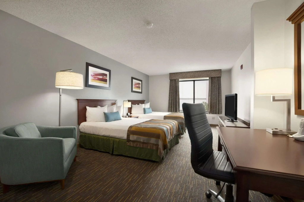 Wingate by Wyndham and Williamson Conference Center