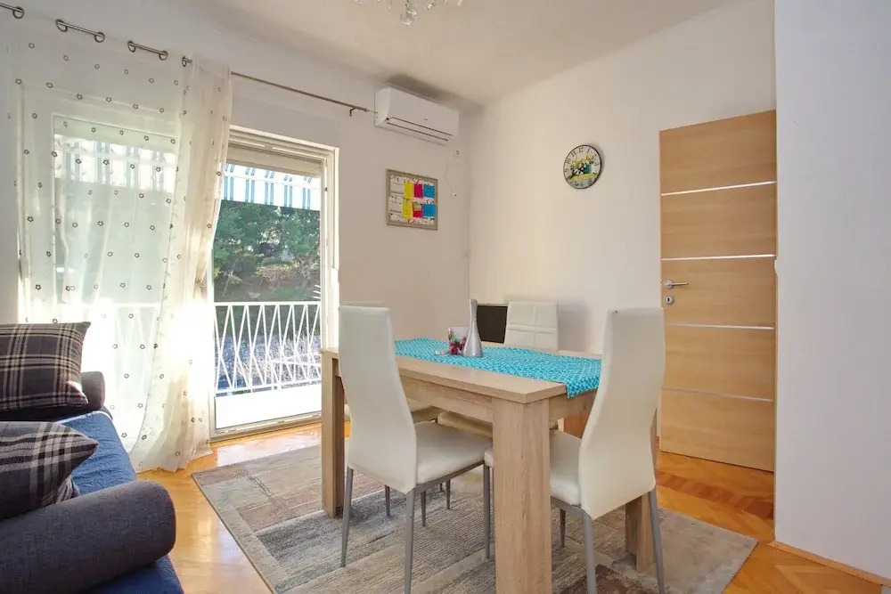 Apartments Divlji Cvit