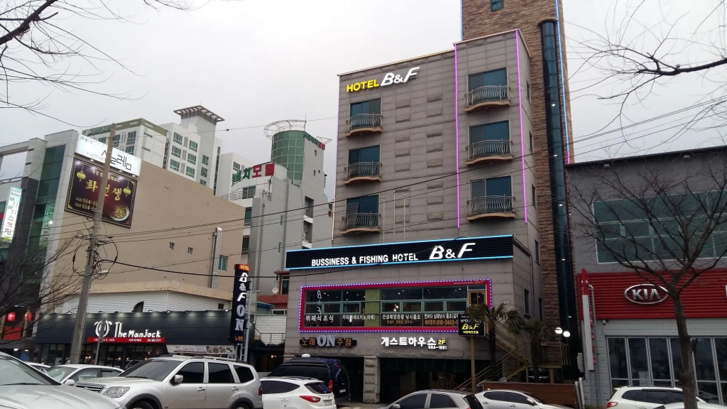 B&F Hotel