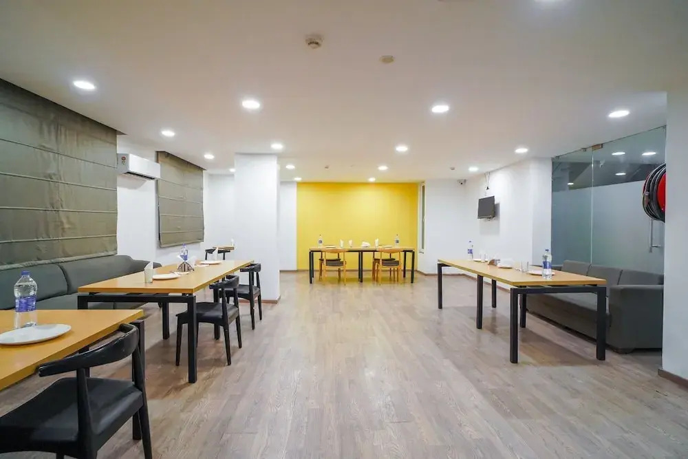 Lime Tree Hotel - Near Medanta Hospital