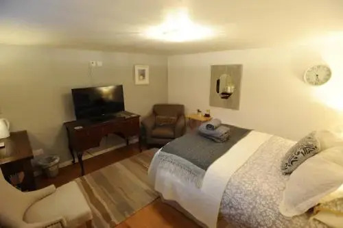 Entire 2bedroom cottage - Tudor Trails &Tails retreat- near beaches & AONB