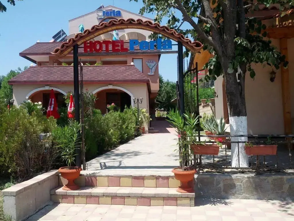 Perla Family Hotel