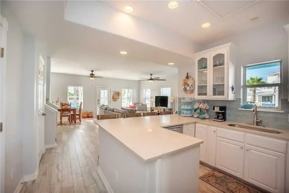 228 Mustang Royale - 4 Br Home