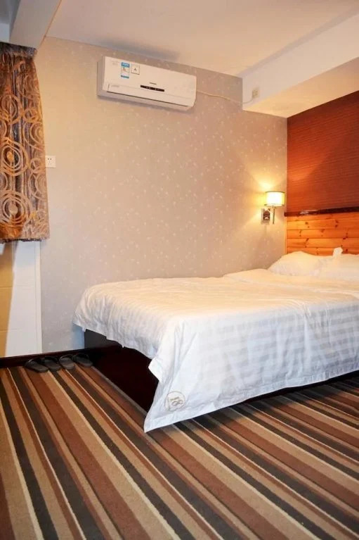 Tianquan 18 Degree Holiday Villa Hotel
