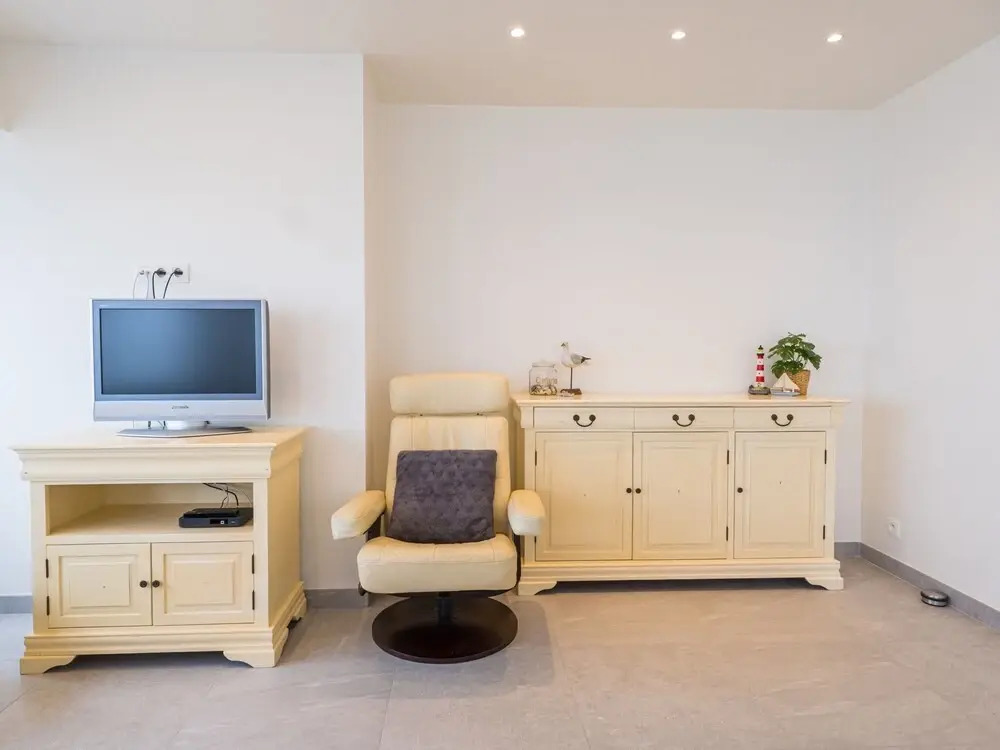 Bright Apartment With Frontal sea View