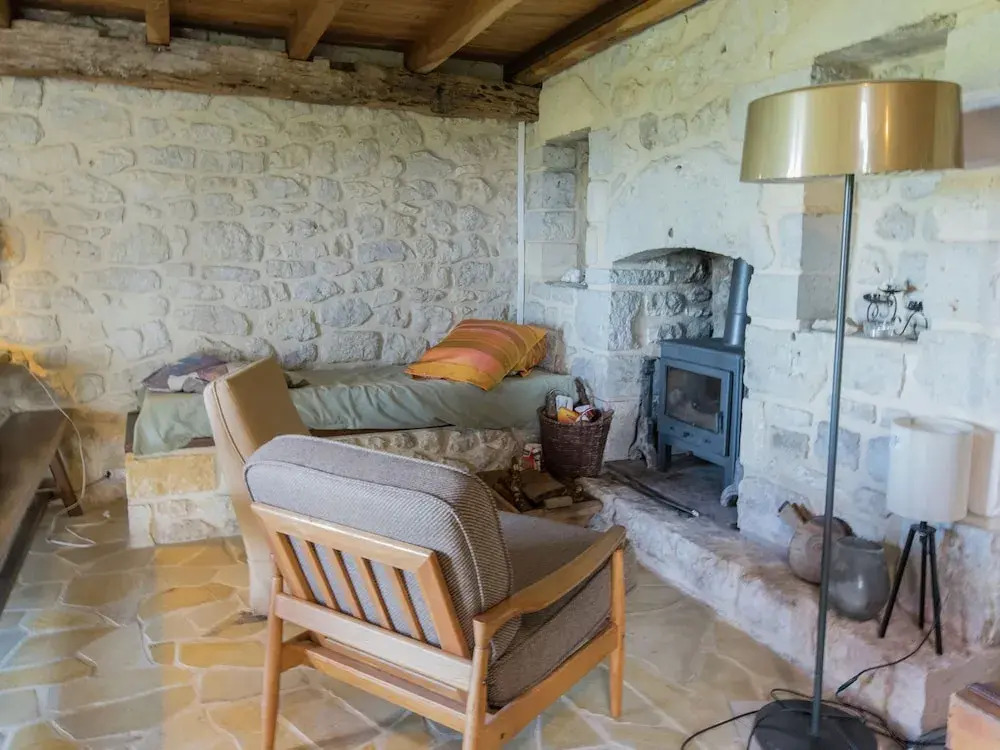 Beautiful Holiday Home in Mauroux With Swimming Pool