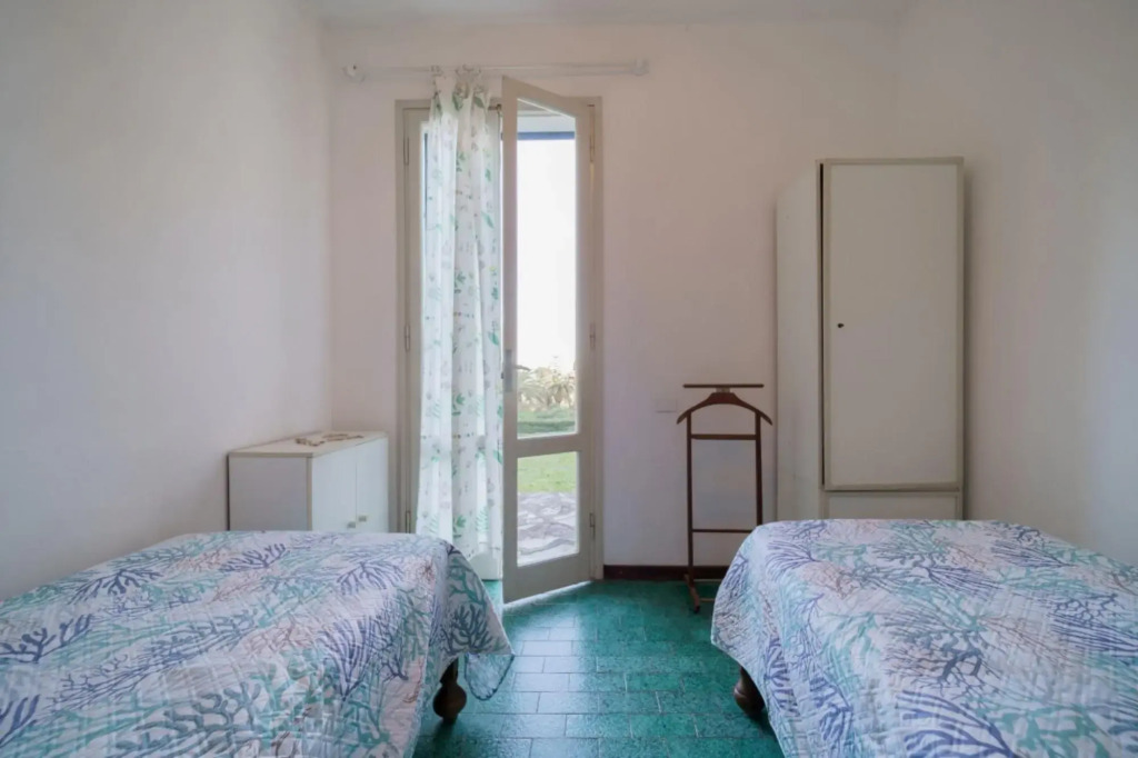 Rustic Villetta Le Grotte sleeps 8 comfortably with a view of the bay of Portoferraio-VILLETTA LE GROTTE