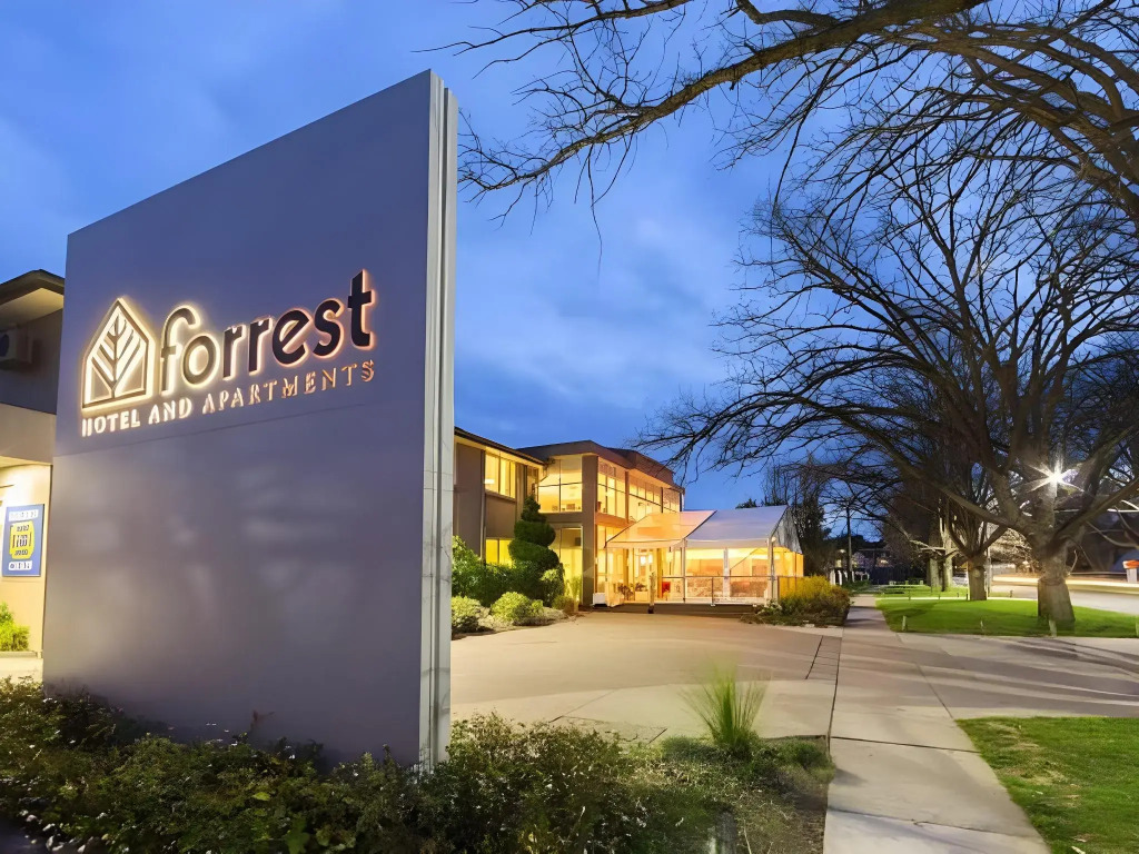 Forrest Hotel & Apartments