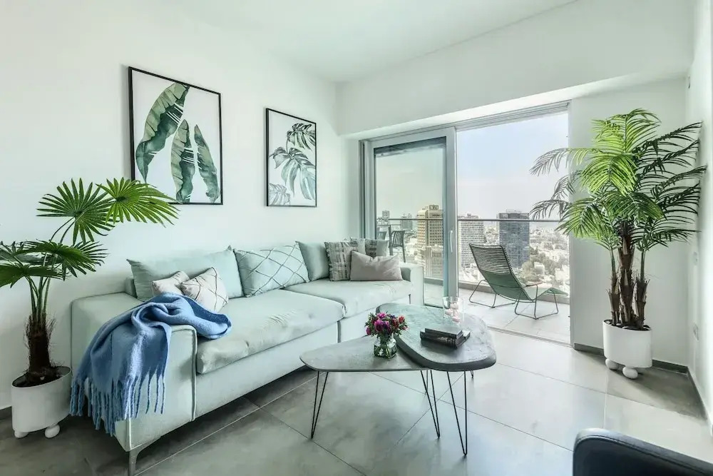Opulent Ease 2BR Apt in Midtown