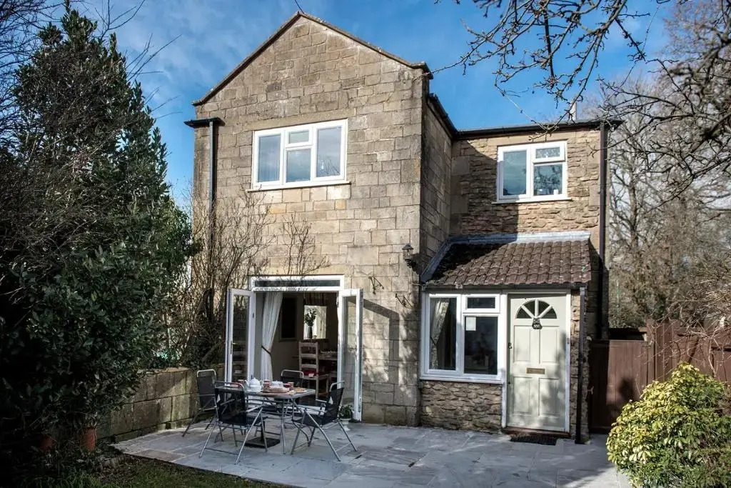 Newly renovated Old bakery House in Bath, 3 Bedroom, FREE Parking