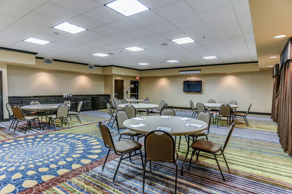 Holiday Inn Express Hotel & Suites Huntsville by IHG