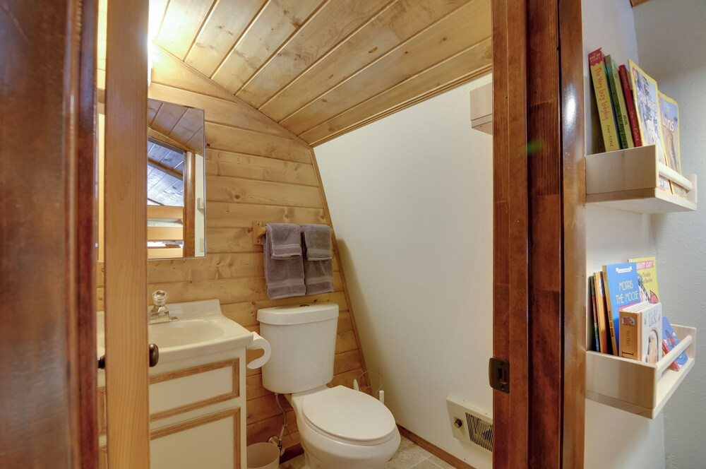 Unique Forest Cabin With Deck: Ski, Hike, Fish!