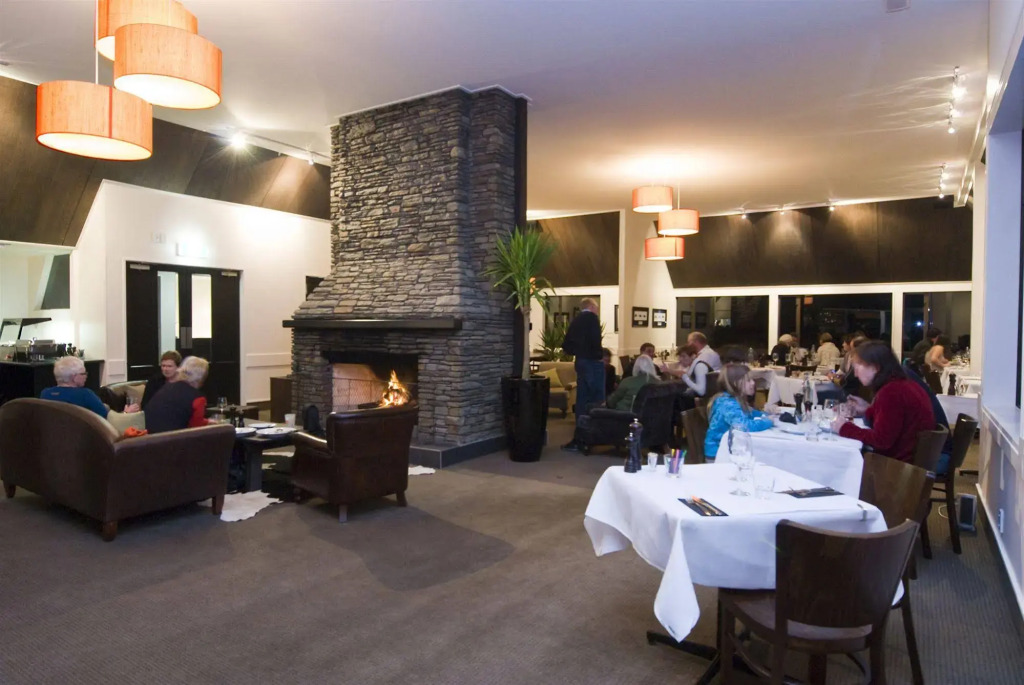 Hawea Hotel