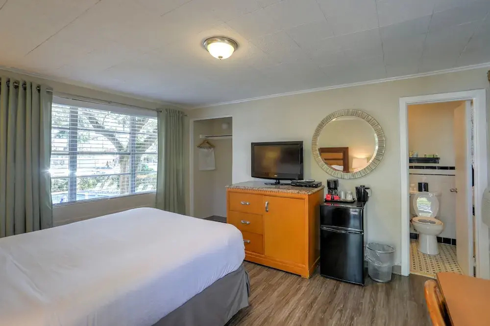 Queens Court Inn