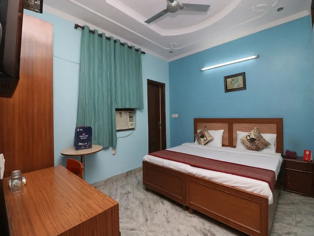 OYO 10113 Hotel New Corporate Residency