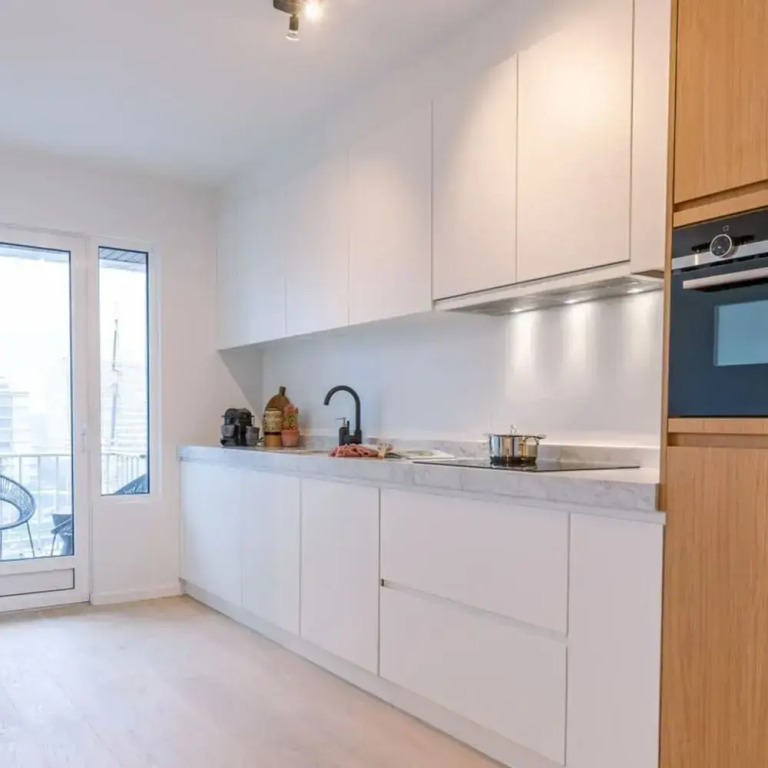 Luminous Family Apartment With Magnificent View
