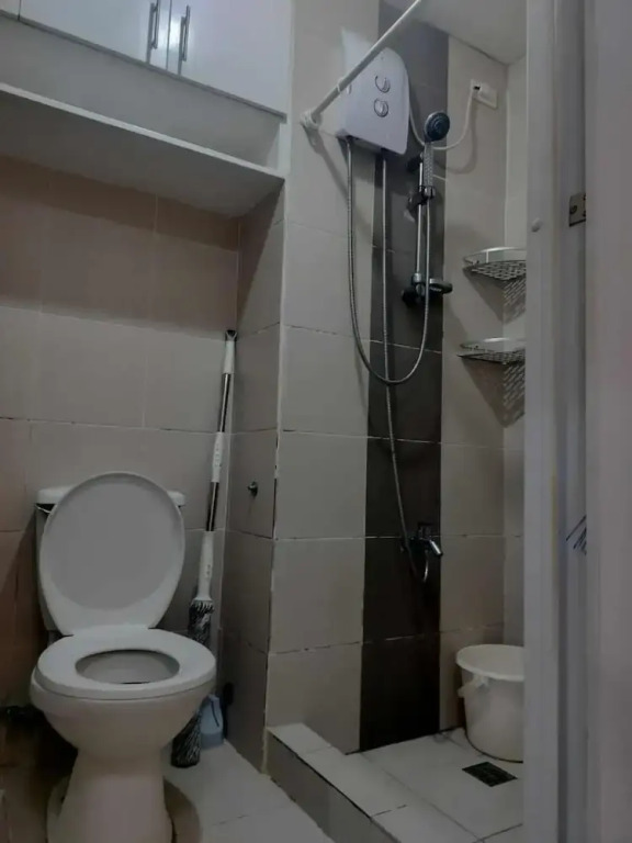 Spacious 1-bedroom Condo in Quezon City With Private Pool