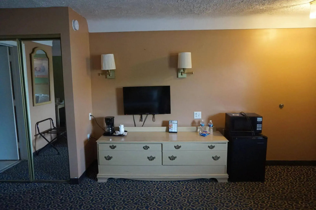 Bellevue Hotel and Suites