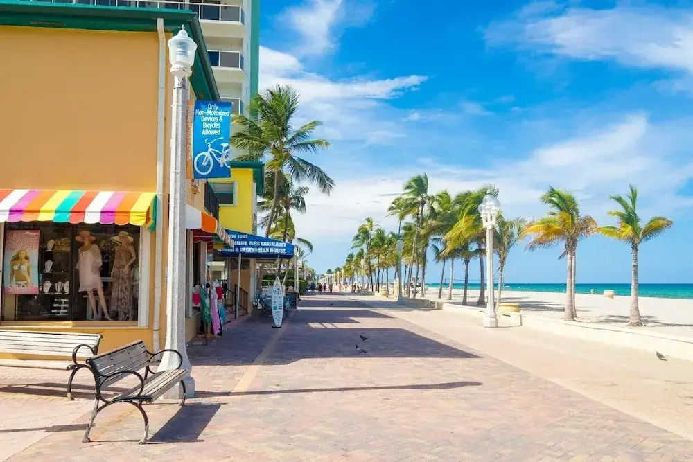 Blue Wave Retreat At Hollywood Beach 3 Bedroom Home