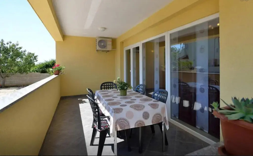 Apartment UNA